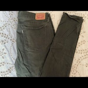 Green Levi’s 710 Super Skinny size 32